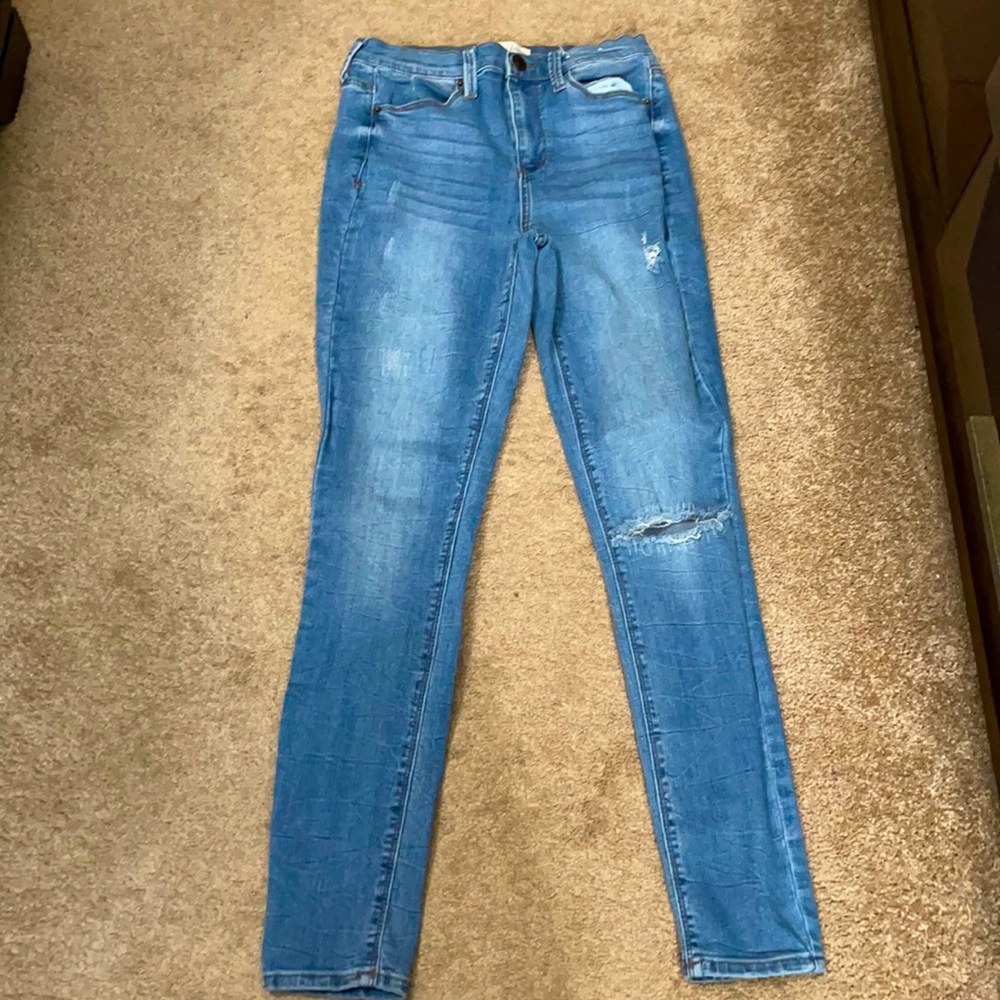 Distressed Skinny Jeans